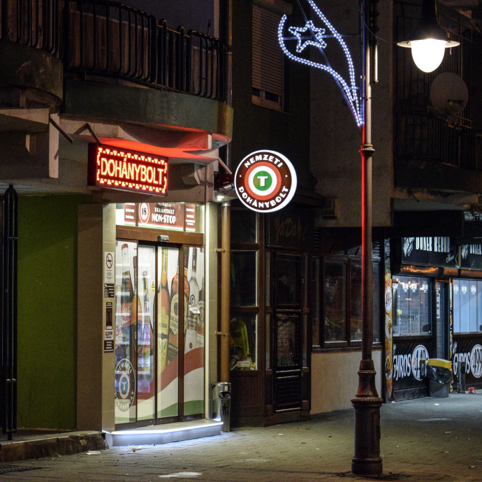 A köztéri ivás lett a kocsmák fő versenytársa, és ezen nem segít a kocsmaprogram