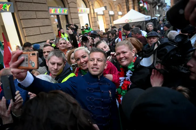 Huszonkét kép és tizenkét idézet, ahogy Magyar Péter az Orbán-tél végét, a miniszterelnök pedig a poloskák kisöprését ígéri