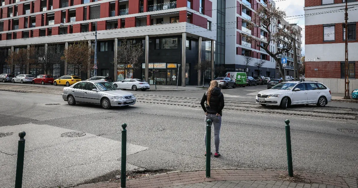 Puskaporos hangulat a Lőportár utcában: a helyiek zebrát követelnek, mielőtt baj történne