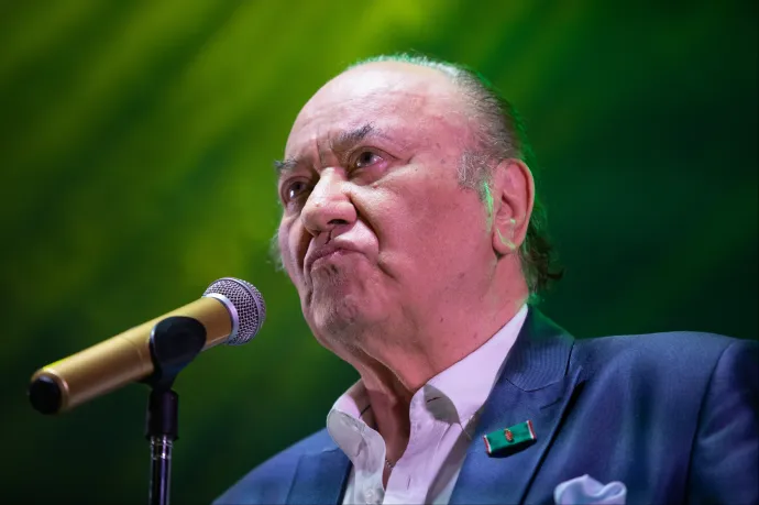 Korda György büdös parasztnak tartja a feleségével poénkodó Hajós Andrást