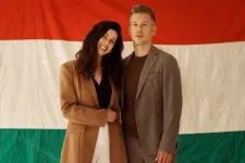 Magyar Péter közös fotót posztolt a barátnőjével