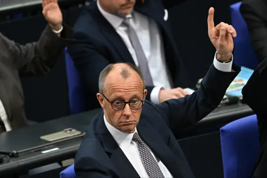 Megszavazta a német parlament alsóháza az alkotmánymódosítást, amivel több százmilliárd euró hitelt vehetnek majd fel