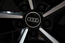 Mi még alig érezzük, de eléggé zsugorodik az Audi