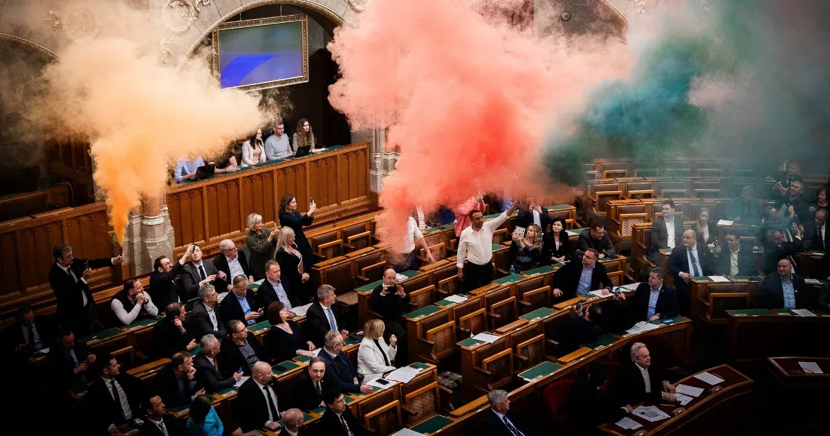 Novák Előd putrizással szólt be a Momentum roma képviselőjének, aki cserébe náci kutyának nevezte