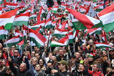 Az ellenzéki győzelem esélye esztelen állami költekezéshez vezet