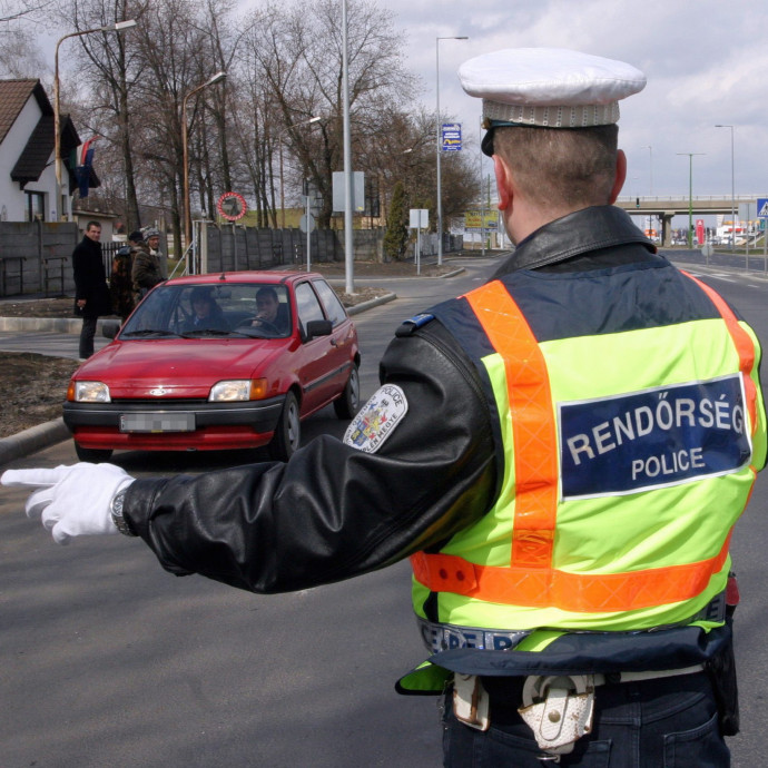 Ráfizet a rendőrség a gyorshajtók büntetésére