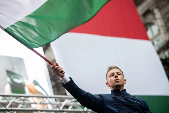Medián: Magyar Péter népszerűbb, mint Orbán Viktor, és az elutasítottsága is alacsonyabb