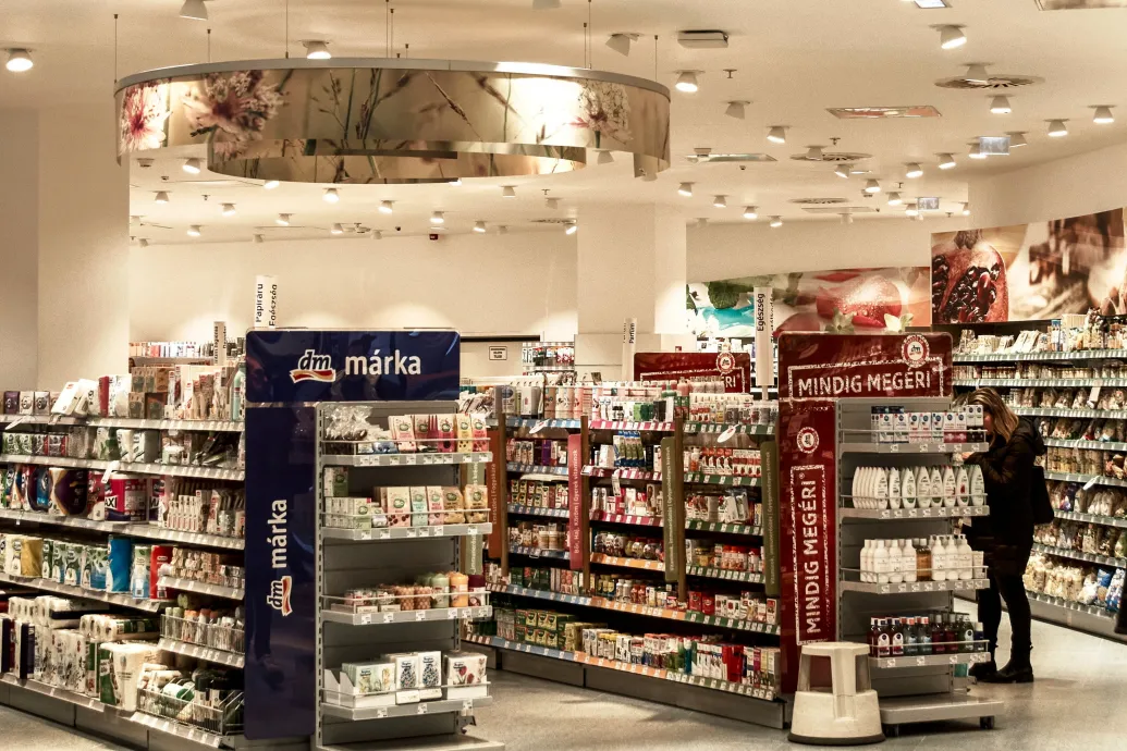 Áprilistól már nem kell Avon-tanácsadót keresnie, ha meg akarja venni a kedvenc parfümjét – Forrás: Telex.hu