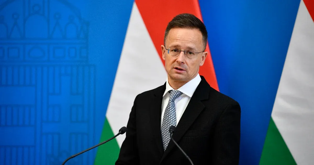 Szijjártó szerint az Európai Néppárt elnöke utasítást adott a Tisza Pártnak