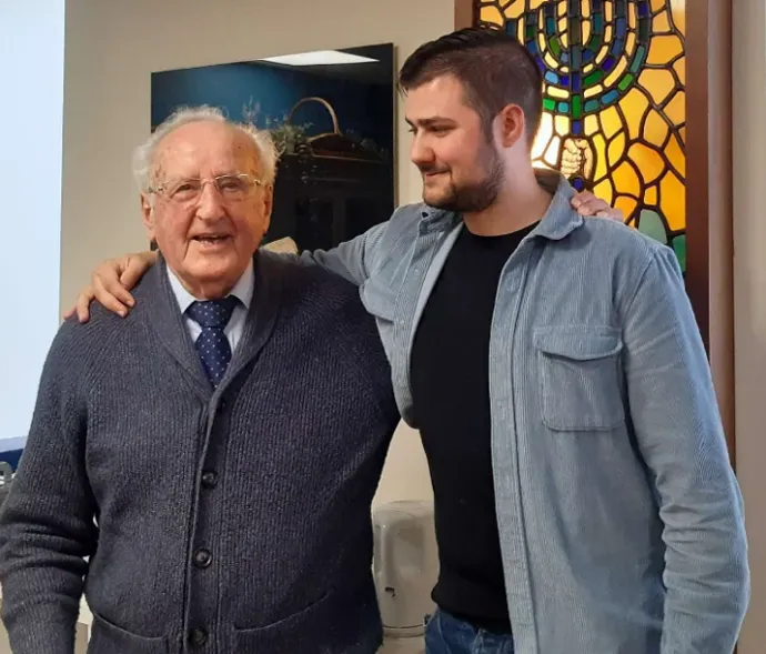 A 93 éves Ivor Perl és Zoom Rockman – Fotó: survivorfilm.com