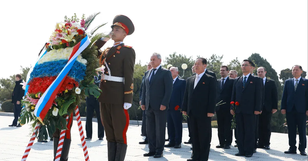 Egy nappal azután találkozott Kim Dzsongun és a korábbi orosz védelmi miniszter, hogy Észak-Korea új légvédelmi rakétákat tesztelt