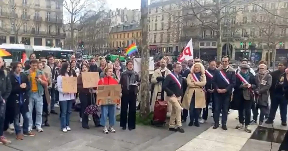 Párizsban is tüntettek a Pride betiltása ellen