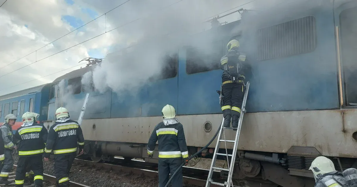 Kigyulladt egy mozdony Celldömölknél