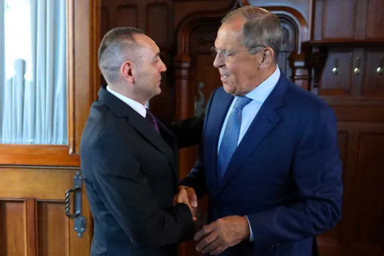 Putyin jelezte, hogy nem hagyják megbukni Orbán barátait Szerbiában