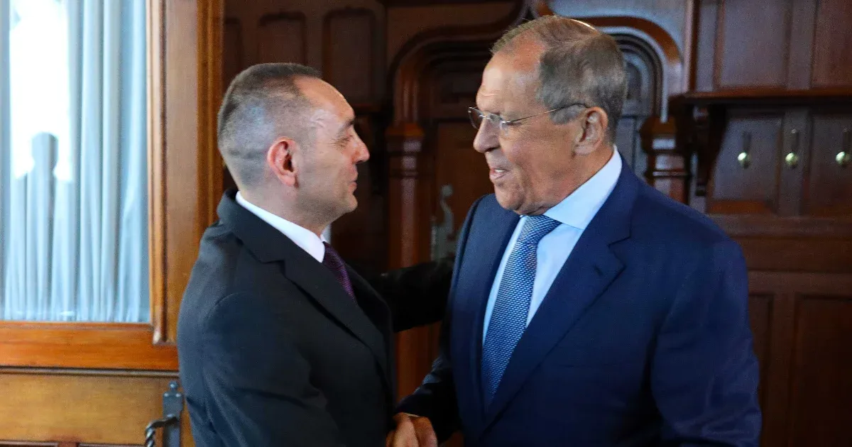 Putyin jelezte, hogy nem hagyják megbukni Orbán barátait Szerbiában