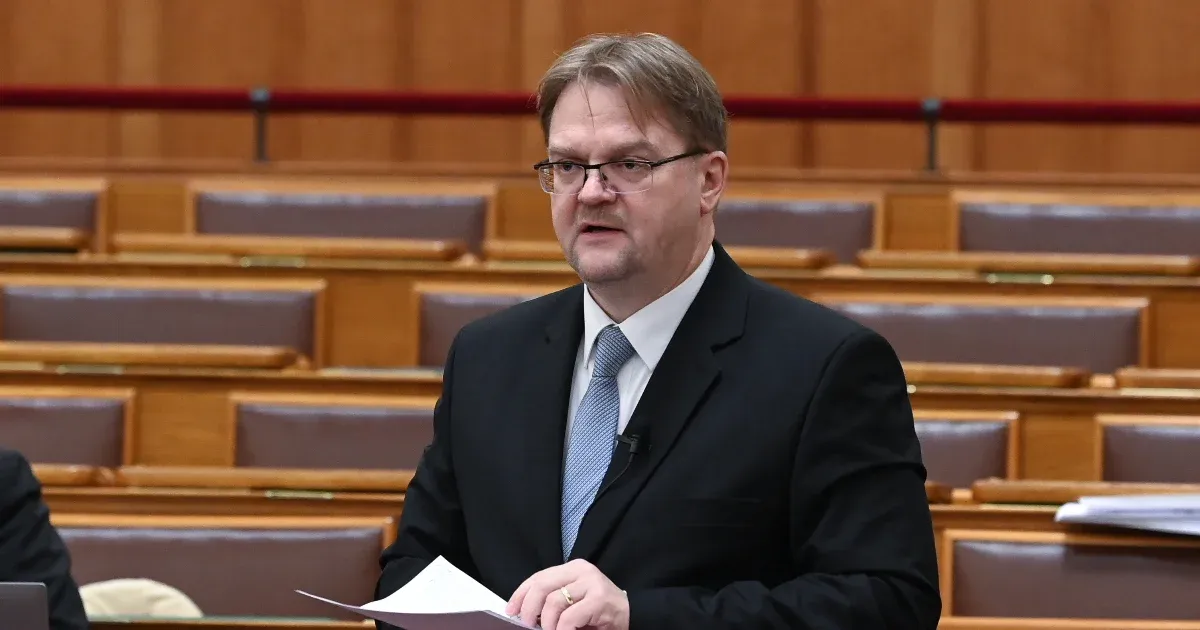 Gyurcsányozással reagált a kormány a parlamentben Varju László újpesti győzelmére