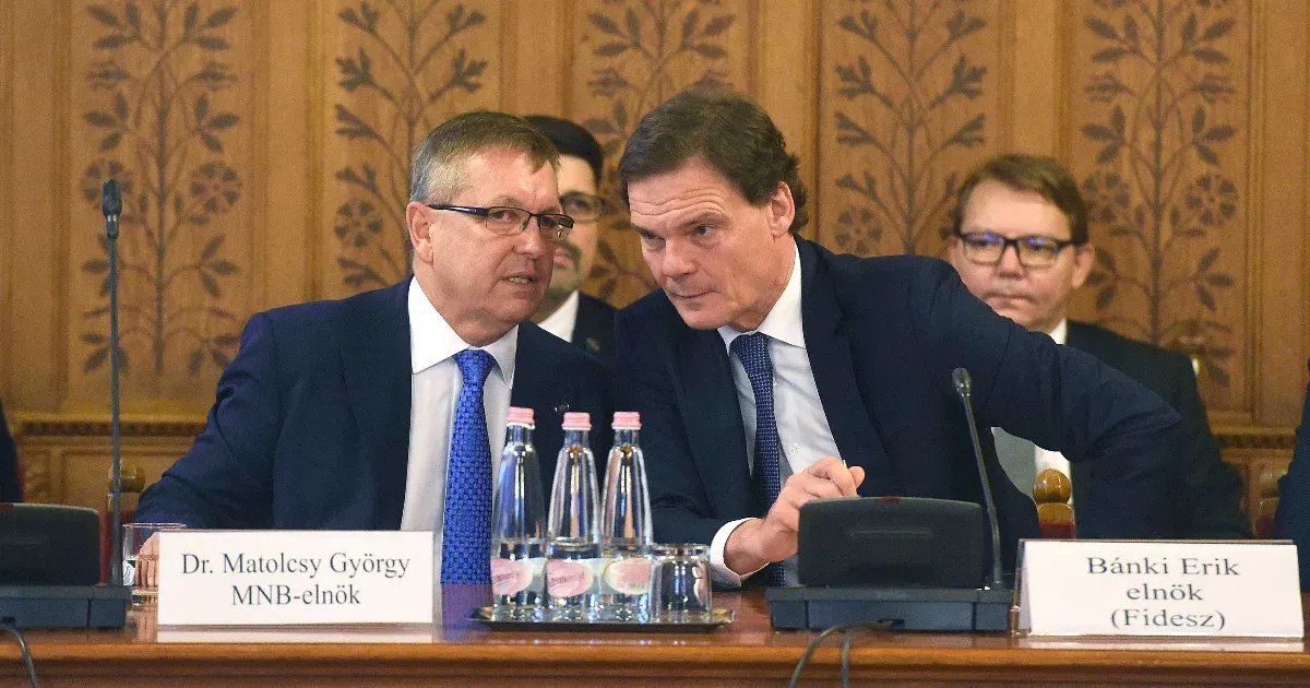 Azok próbálják eltolni maguktól az MNB botrányát, akik azt akarták, hogy minden titokban maradjon az alapítványok költéseiről