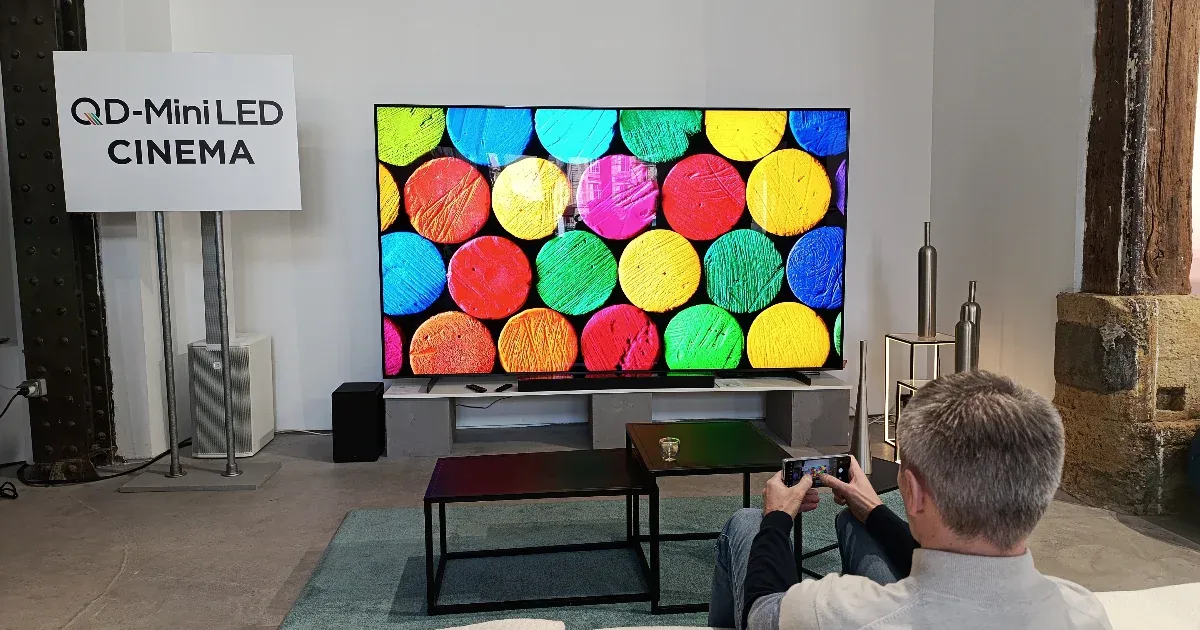 Ezek a tévék akkorák, hogy rá se férnének a nappalim falára