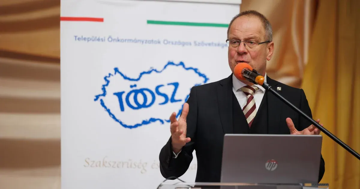 Újabb részleteket árult el Navracsics arról a törvényről, amivel megvédenék települések önazonosságát