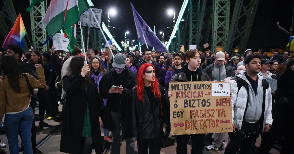 Négy hidat is elfoglaltak a Pride-ot betiltó törvény ellen tiltakozók