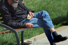 Feles reggelire, cigi helyett Xanax, ebben a közegben indul kirakatháború a drogok ellen