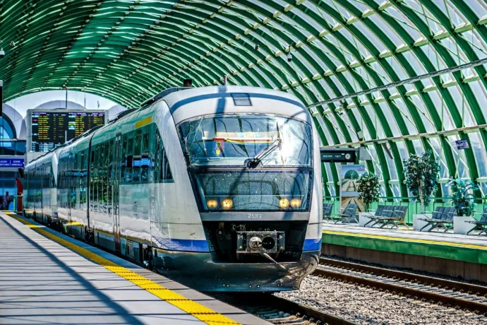 Hatósági felügyelet alá helyezett az ügyészség 21 vasúti kalauzt