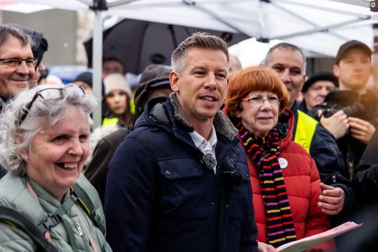 Magyar Péter újabb frontot nyit Orbánnal, szimbolikus helyen győzné le a Fideszt