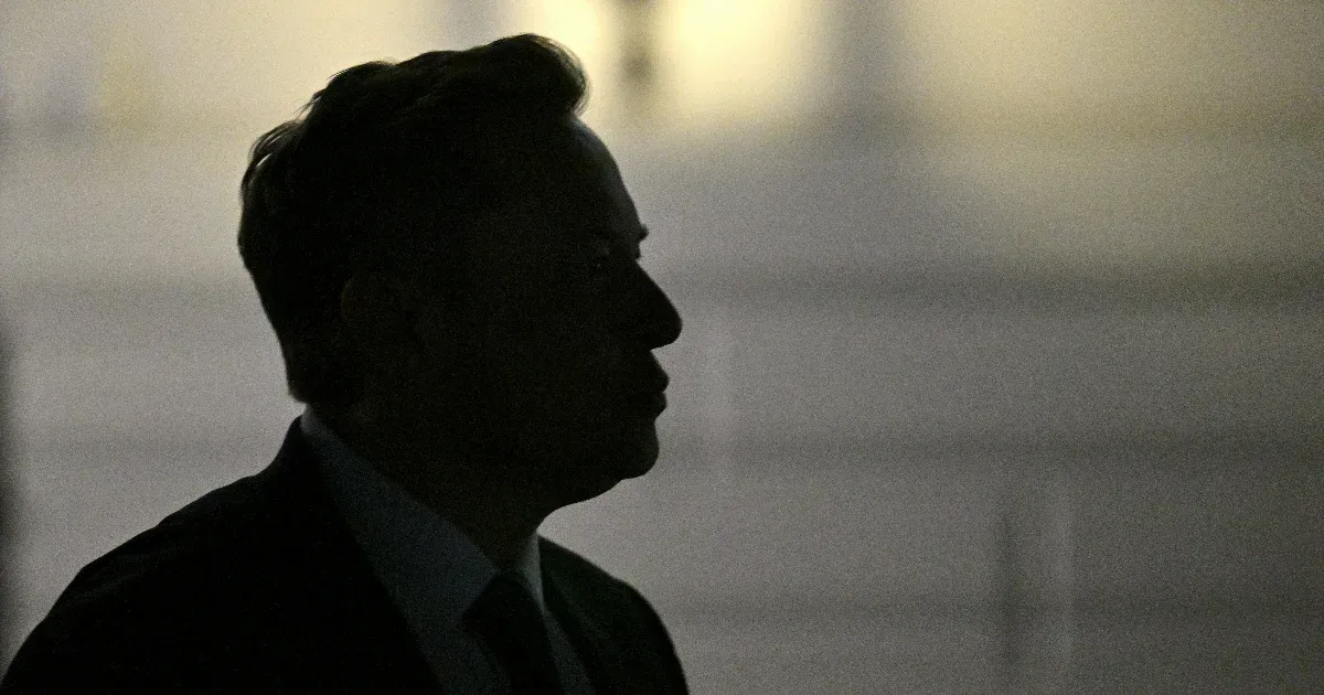 A SpaceX egyik befektetője szerint offshore trükközéssel kínaiak is bevásárolhatják magukat Elon Musk cégébe