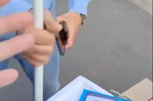 A meggyilkolt Seres Zoltán maffiózó volt embere balhézott a Tisza Párt aktivistáival