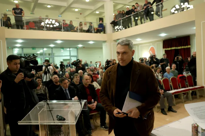 ​Miután megfenyegette a Strabagot, Lázár az összes alvállalkozót látni szeretné az állami beruházásoknál