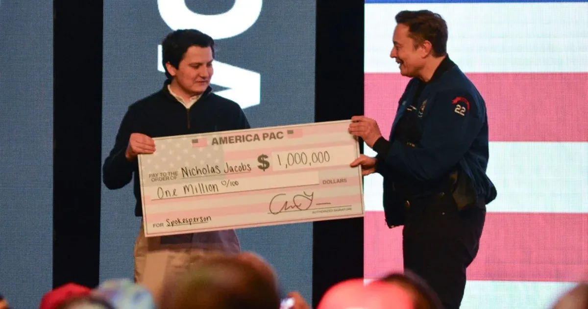 Egymillió dolláros csekkeket osztott Elon Musk a wisconsini legfelsőbb bírósági választás előtt