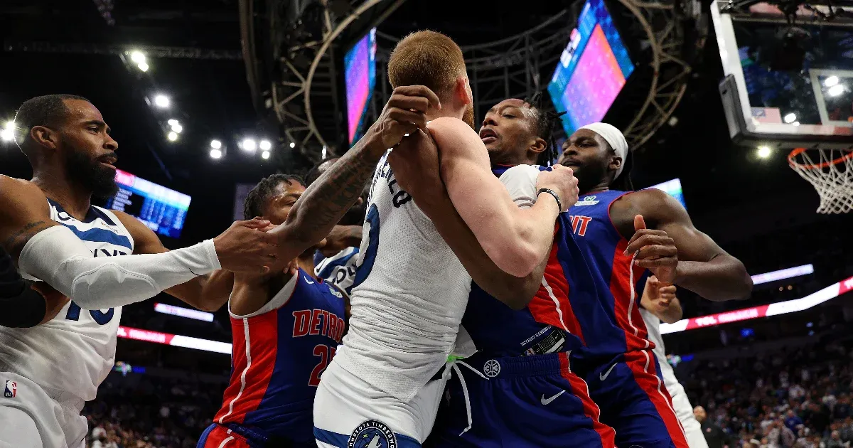 Akkora verekedés volt az NBA-ben, hogy öt játékost és két edzőt is kiállítottak