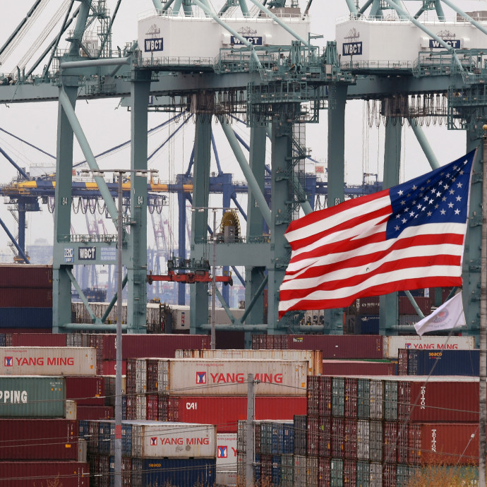 Még a vámháborúnál is súlyosabb felfordulást hozhat, ha Trump megadóztatja a kínai hajókat