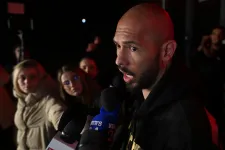 Meghosszabbították a Tate testvérek hatósági felügyeletét Romániában, egyből tovább is repültek Dubajba