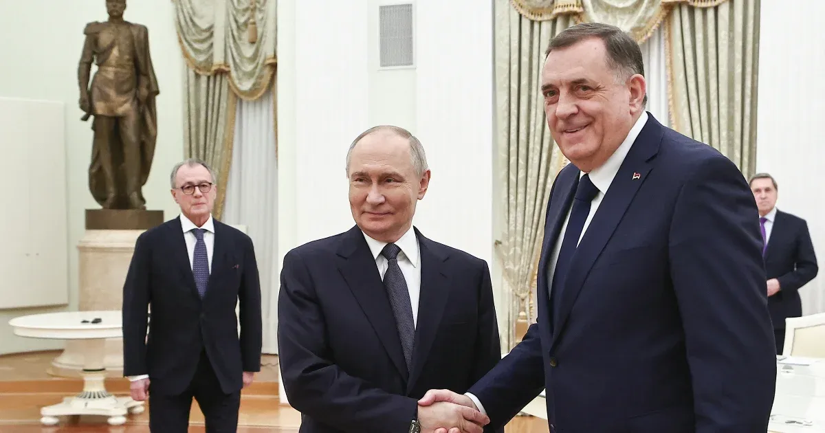 Putyin a Kremlben fogadta Orbán körözött boszniai szerb barátját