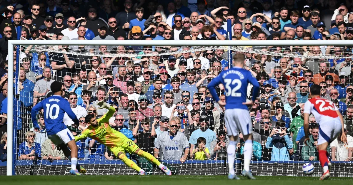 Megcibálta az Everton az Arsenalt, a Liverpool jókorát lépett a bajnoki cím felé