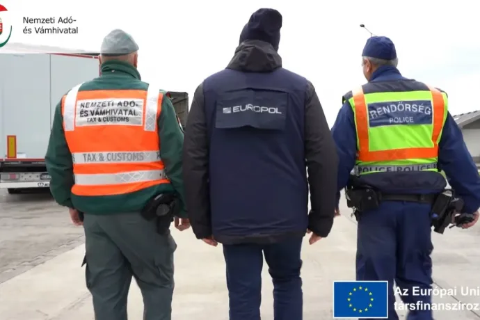 Budapesti vegyesboltokban és a román határon razziázott a NAV, a rendőrség és az Europol