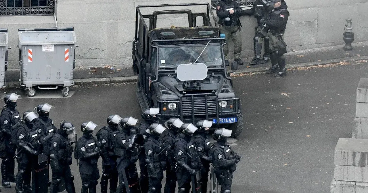 Biztonsági kockázatra hivatkozva tiltottak ki Szerbiából egy kormánykritikus horvát állampolgárt