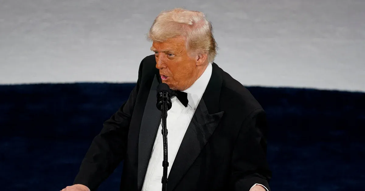 Trump szerint a vámmal sújtott országok „nyalják a seggét” azért, hogy megegyezhessenek