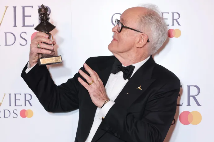 John Lithgow szerint a művészek számára kész katasztrófa Trump elnöksége