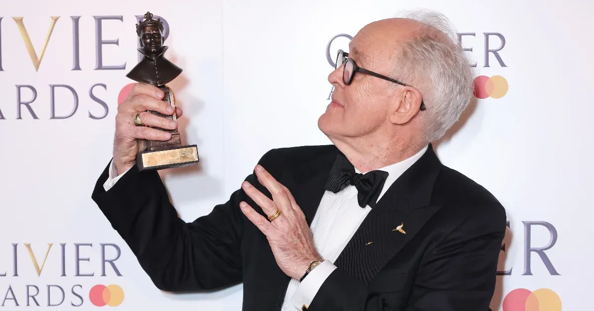 John Lithgow szerint a művészek számára kész katasztrófa Trump elnöksége