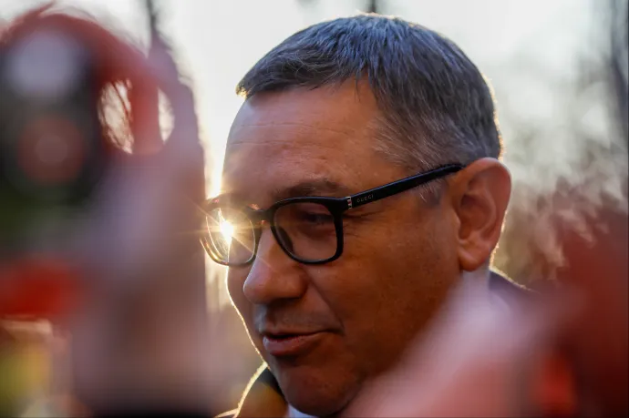 Victor Ponta elismerte, román falvakat árasztott el Belgrád megmentéséért