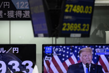 Az egész világ megérzi, ha meginog a bizalom a dollár és az amerikai államadósság iránt