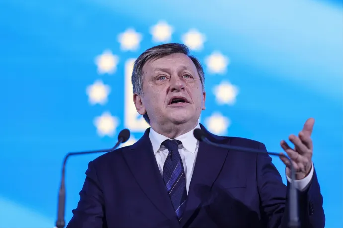 Crin Antonescu populista kampányüzeneteiben a zöldeket és a civileket támadja
