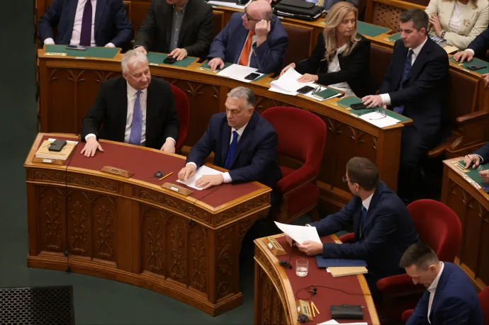 A person is either male or female, drugs and Pride are banned – Hungarian Parliament adopts 15th constitutional amendment