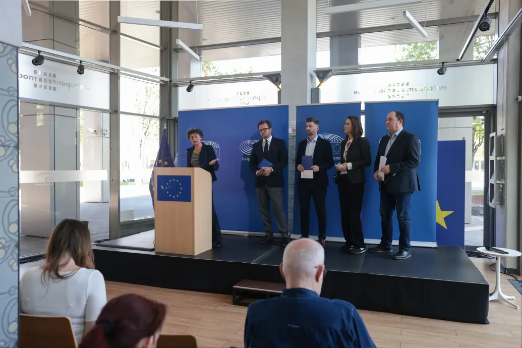 „Számos aggasztó fejleményt látunk” – EP-képviselők vizsgálták Magyarországon az uniós értékek helyzetét