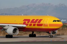 A DHL felfüggeszti a 800 dollár feletti küldemények globális szolgáltatását az amerikai fogyasztók számára
