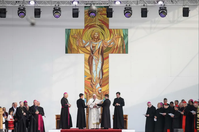 Romániai vezetők részvétüket fejezik ki Ferenc pápa halála után: A béke és alázat hangja távozott