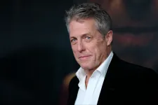 Hugh Grant kiakadt, hogy a gyerekei iskolájában a diákok állandóan képernyőket bámulnak