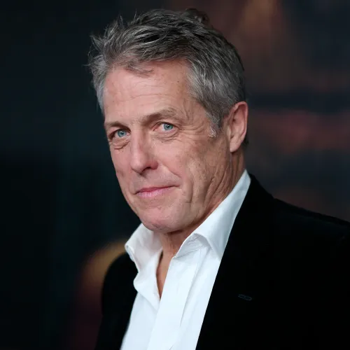 Hugh Grant kiakadt, hogy a gyerekei iskolájában a diákok állandóan képernyőket bámulnak